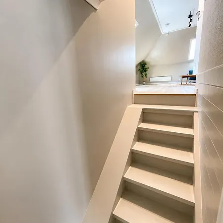 Apartment Private Urban On 3 Floors, Centrally Located And Private